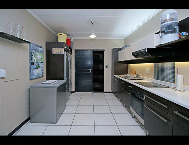 2 BEDROOM APARTMENT FOR SALE IN GREENSTONE HILL